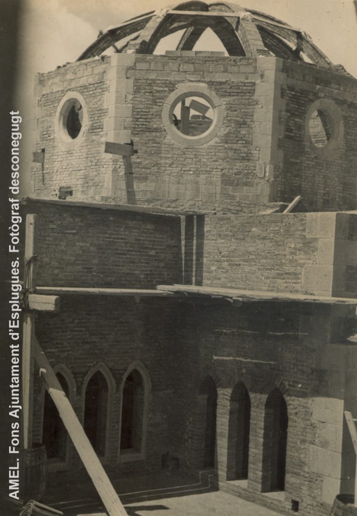 L’església del convent en construcció. 1948-1949.