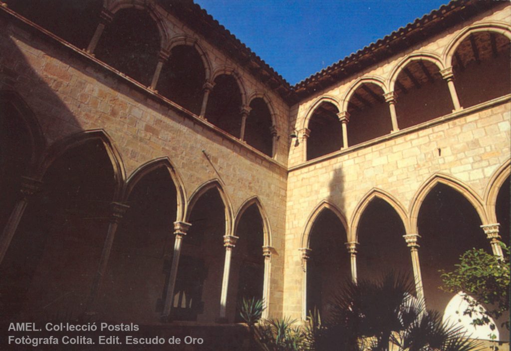 Detall de les ogives del claustre gòtic. 1992.